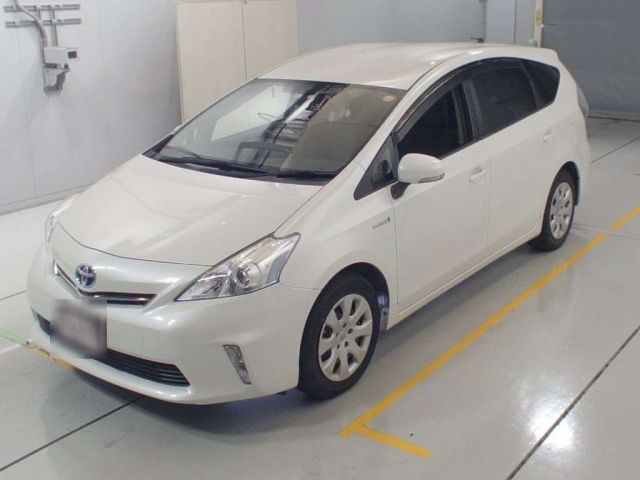 30716 Toyota Prius alpha ZVW41W 2012 г. (CAA Chubu)